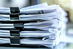 © Yaroslav - stock.adobe.com Foto: Aktenstapel